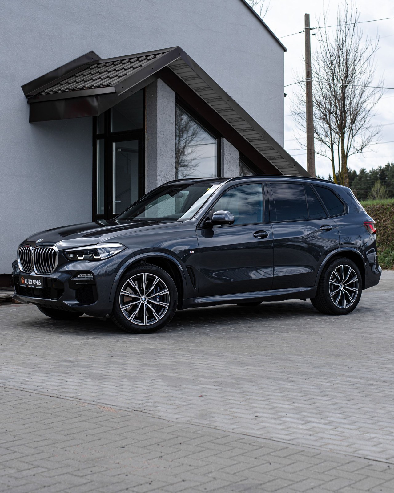 Illustrative suv car photography